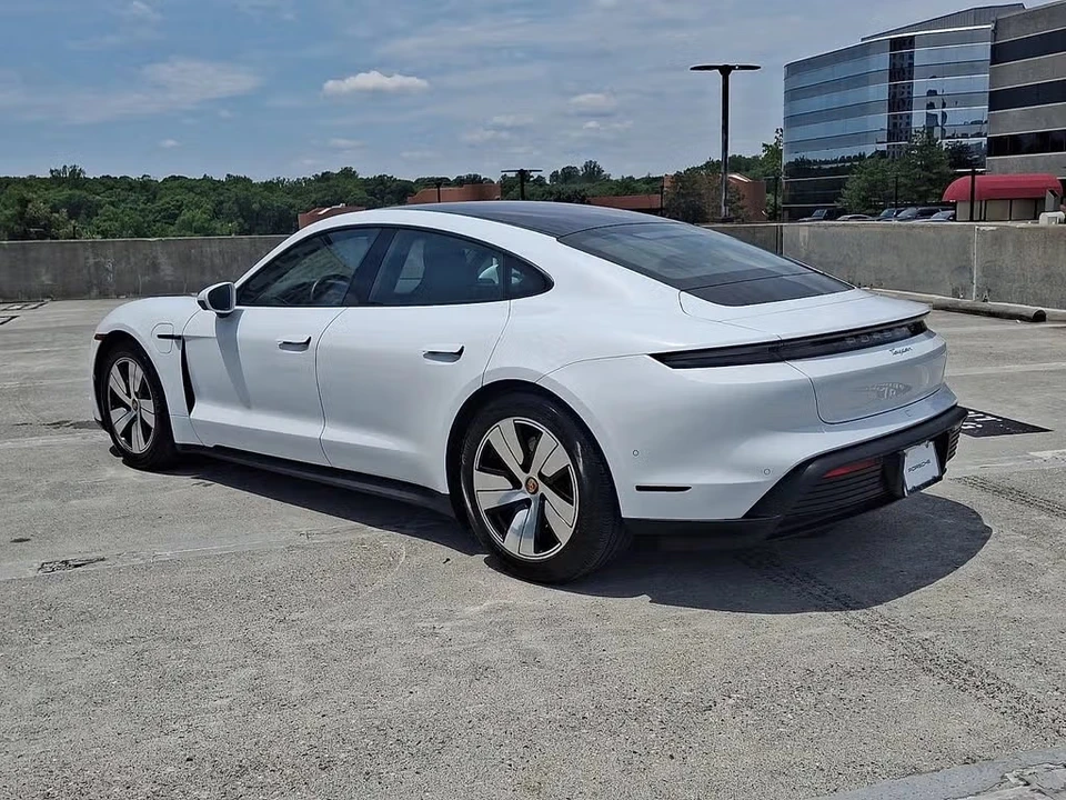 2023 Porsche Taycan - Image 20 of 31