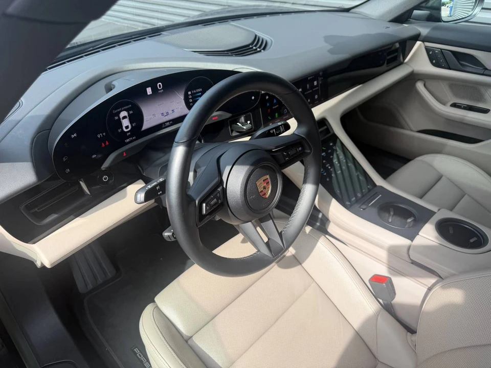 2023 Porsche Taycan - Image 4 of 5