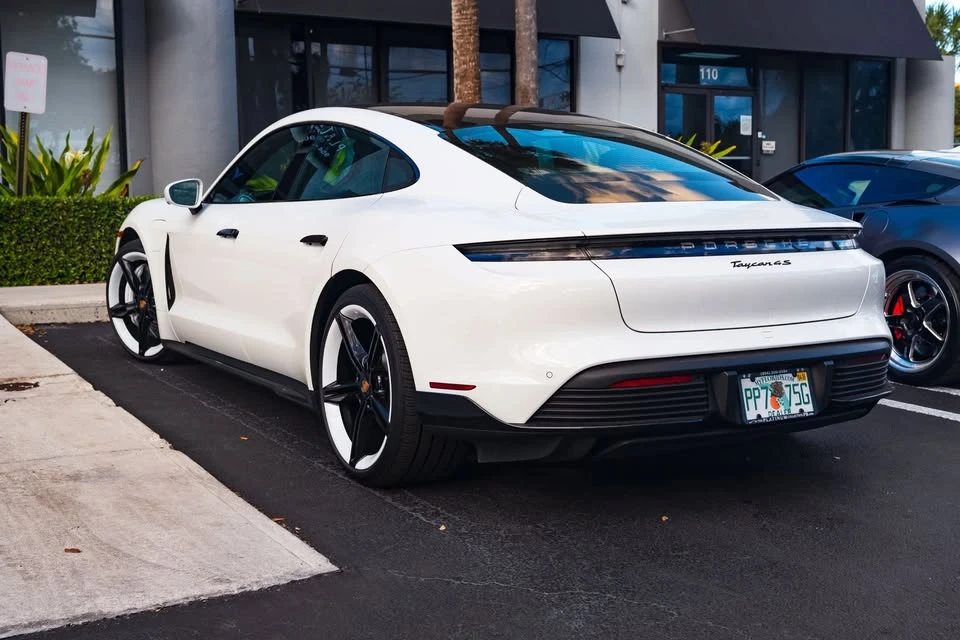 2023 Porsche Taycan - Image 9 of 20