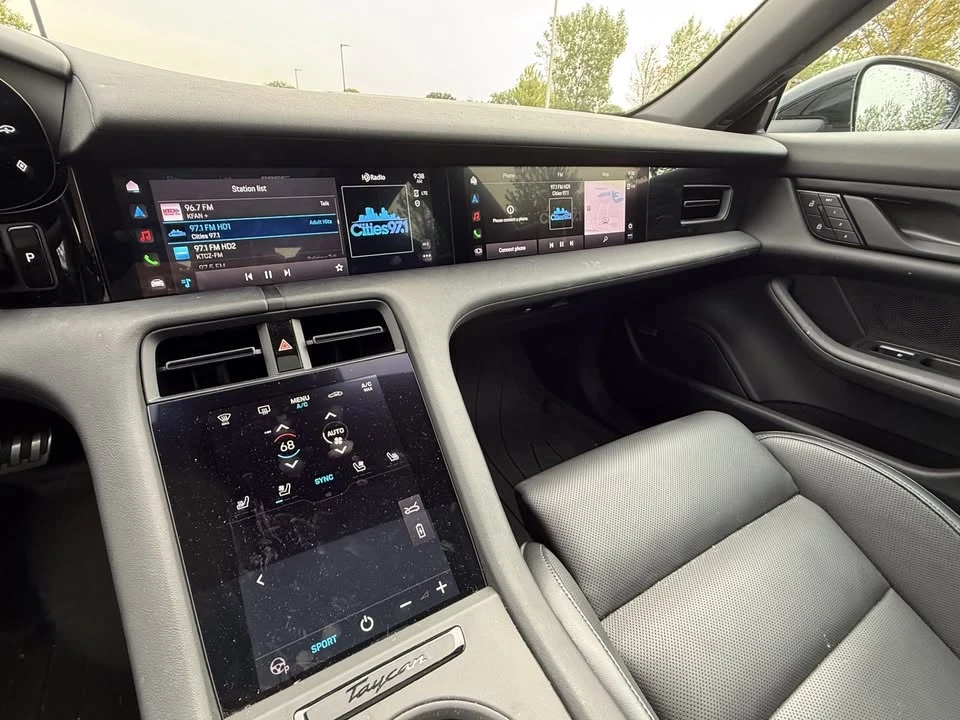 2023 Porsche Taycan - Image 7 of 9