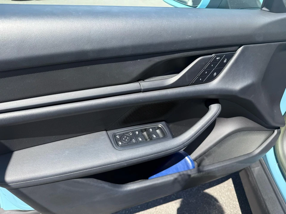2023 Porsche Taycan - Image 9 of 25