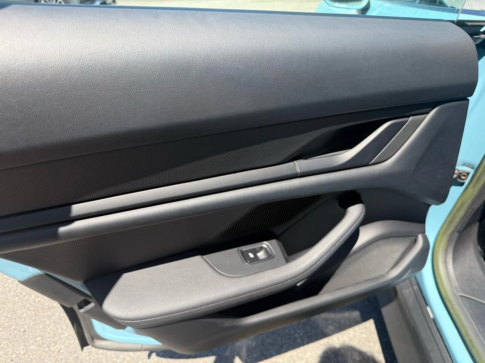 2023 Porsche Taycan - Image 16 of 25