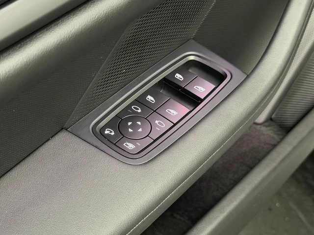 2023 Porsche - Image 23 of 31