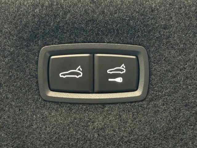 2023 Porsche - Image 16 of 31