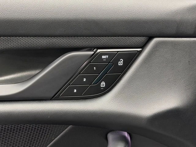 2023 Porsche - Image 21 of 31