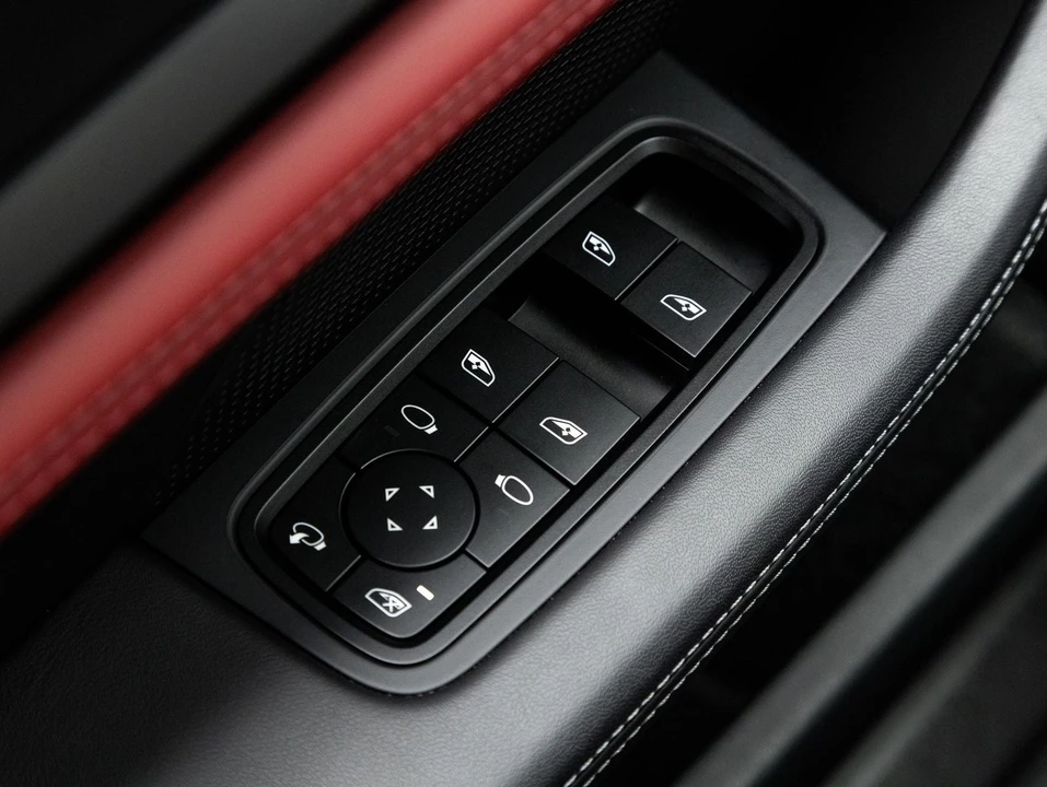 2023 Porsche Taycan - Image 20 of 31