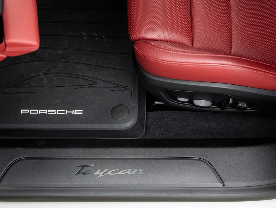 2023 Porsche Taycan - Image 22 of 31
