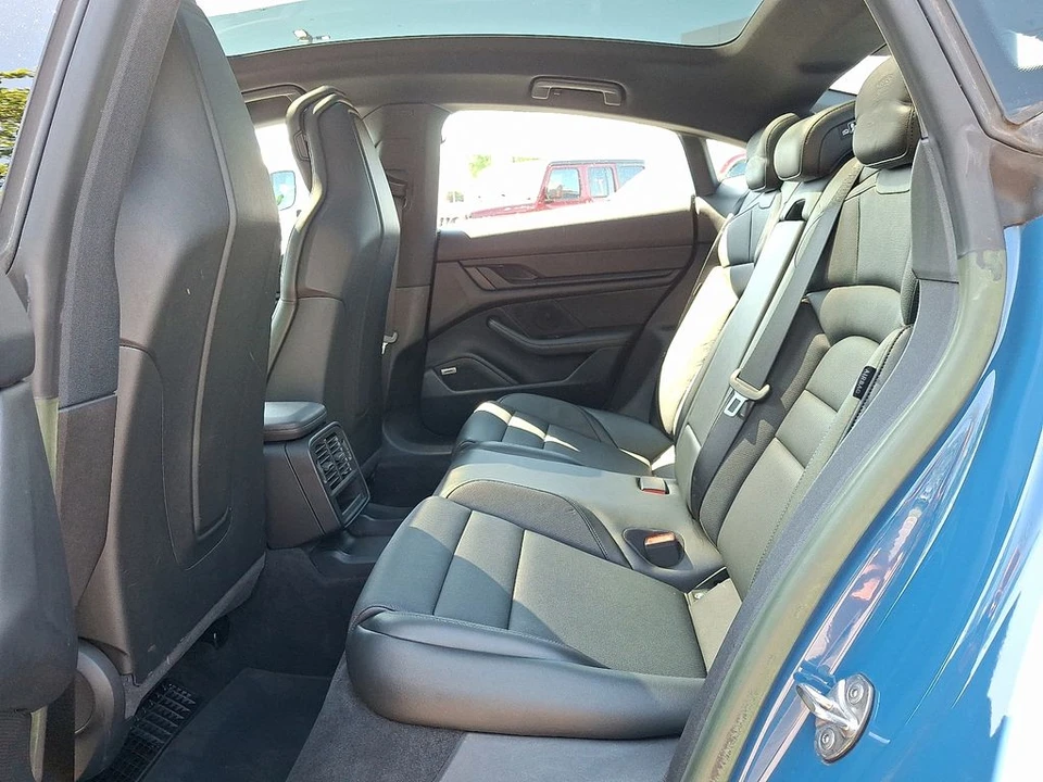 2023 Porsche Taycan - Image 10 of 31