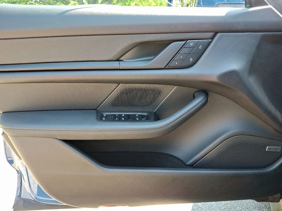 2023 Porsche Taycan - Image 12 of 31