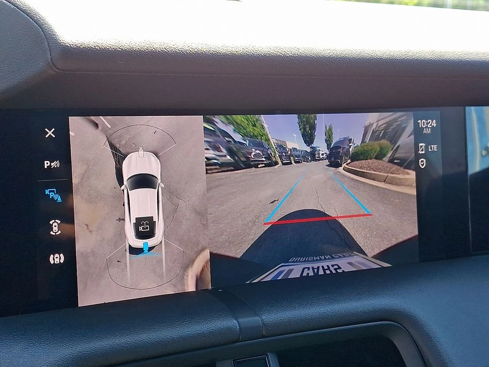 2023 Porsche Taycan - Image 19 of 31