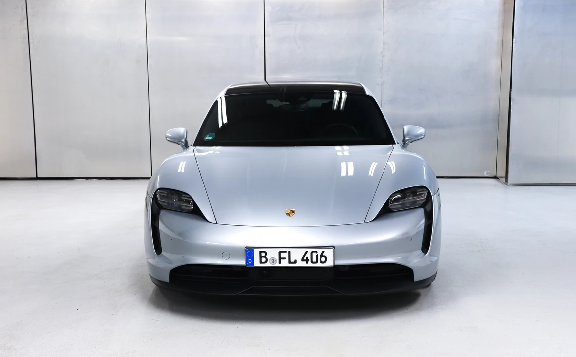 2023 Porsche Taycan - Image 2 of 31