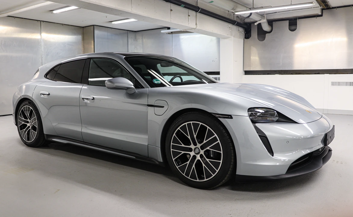 2023 Porsche Taycan - Image 12 of 31