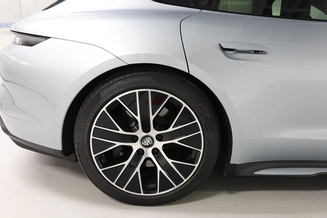 2023 Porsche Taycan - Image 30 of 31