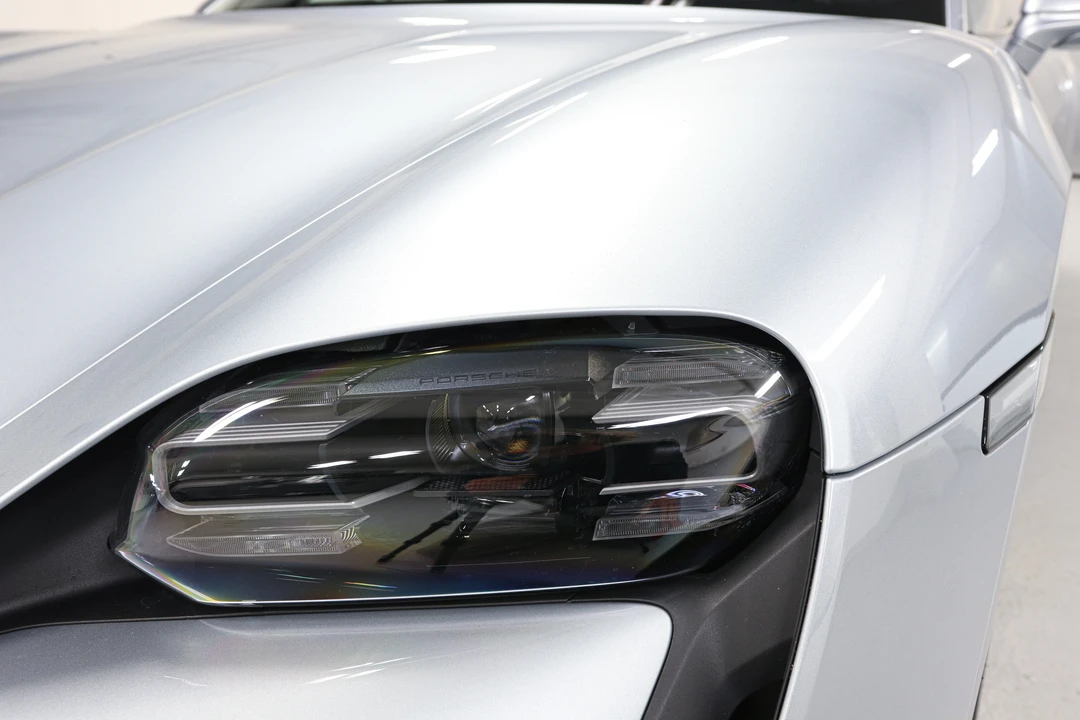 2023 Porsche Taycan - Image 18 of 31