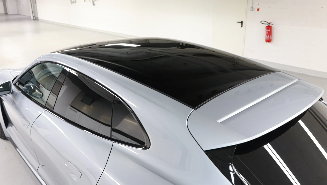 2023 Porsche Taycan - Image 21 of 31