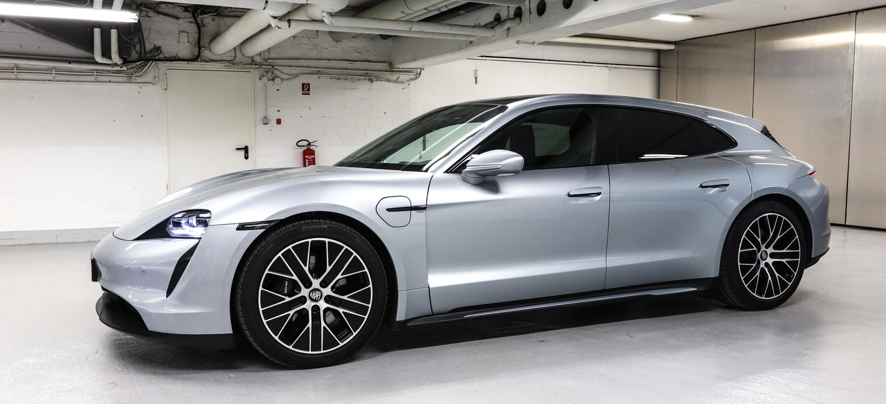 2023 Porsche Taycan - Image 6 of 31
