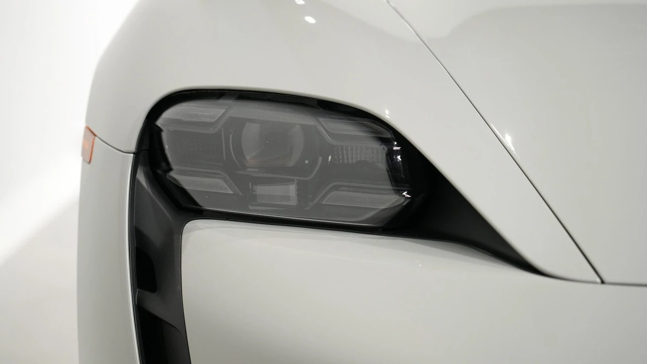2023 Porsche Taycan Turbo S - Image 9 of 31