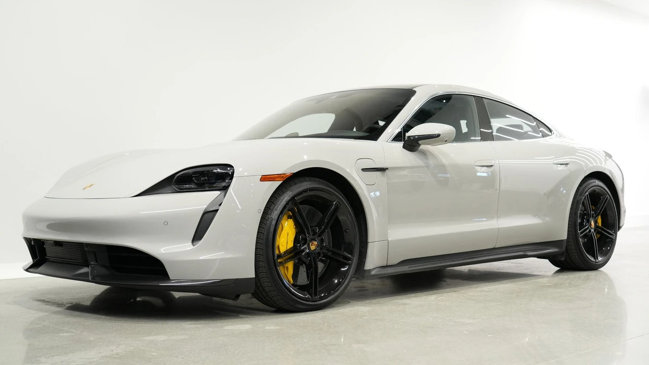 2023 Porsche Taycan Turbo S - Image 12 of 31