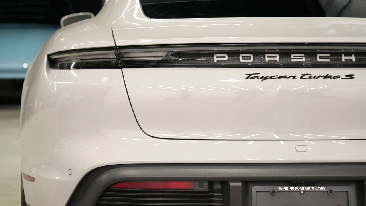 2023 Porsche Taycan Turbo S - Image 16 of 31