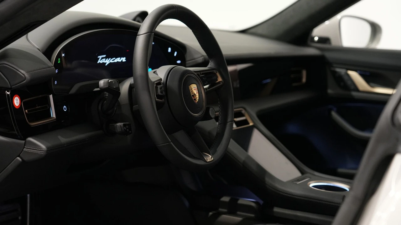 2023 Porsche Taycan Turbo S - Image 19 of 31