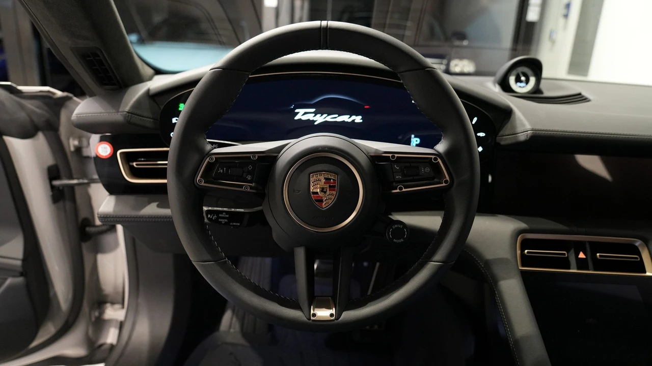 2023 Porsche Taycan Turbo S - Image 24 of 31