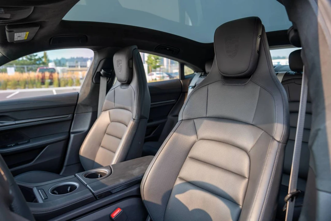 2023 Porsche Taycan Turbo - Image 5 of 5