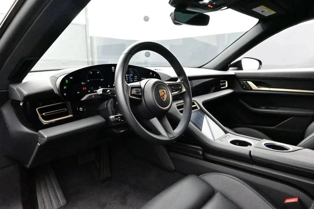 2023 Porsche Taycan - Image 4 of 5