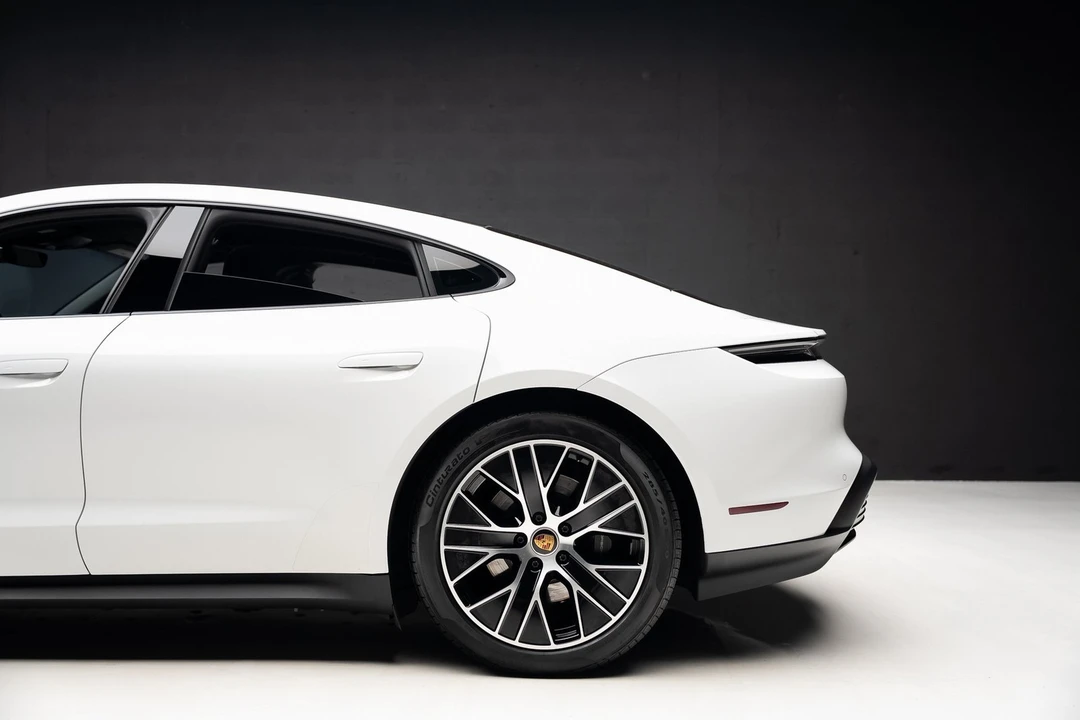 2023 Porsche Taycan - Image 18 of 21