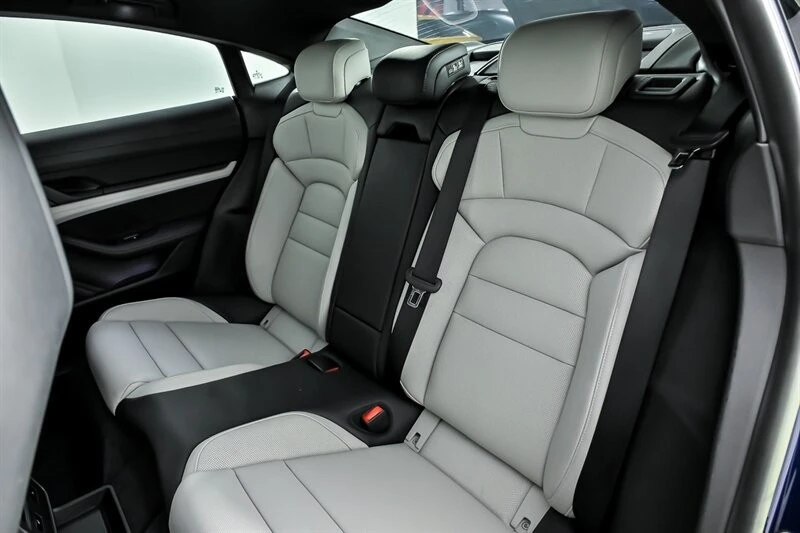 2023 Porsche Cayman - Image 19 of 31