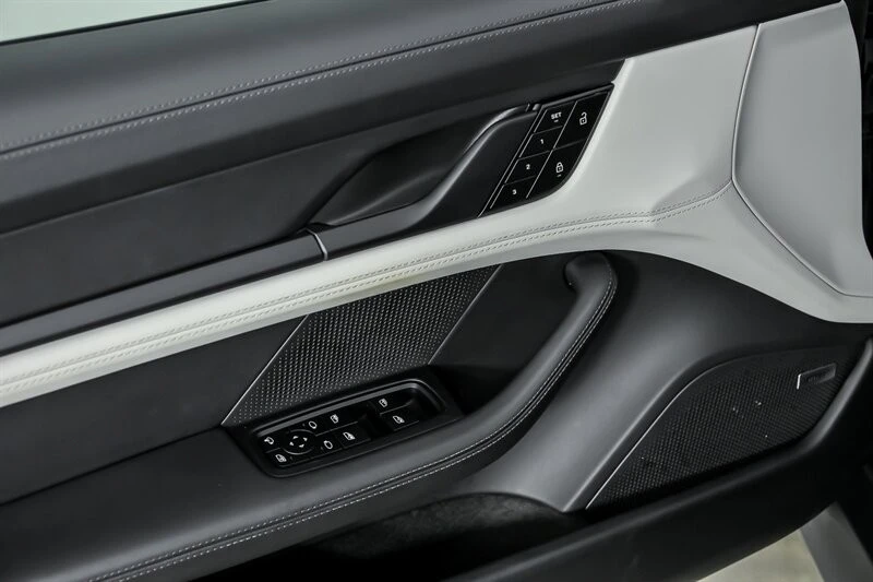2023 Porsche Cayman - Image 12 of 31