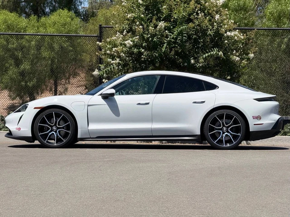 2023 Porsche Taycan - Image 2 of 5