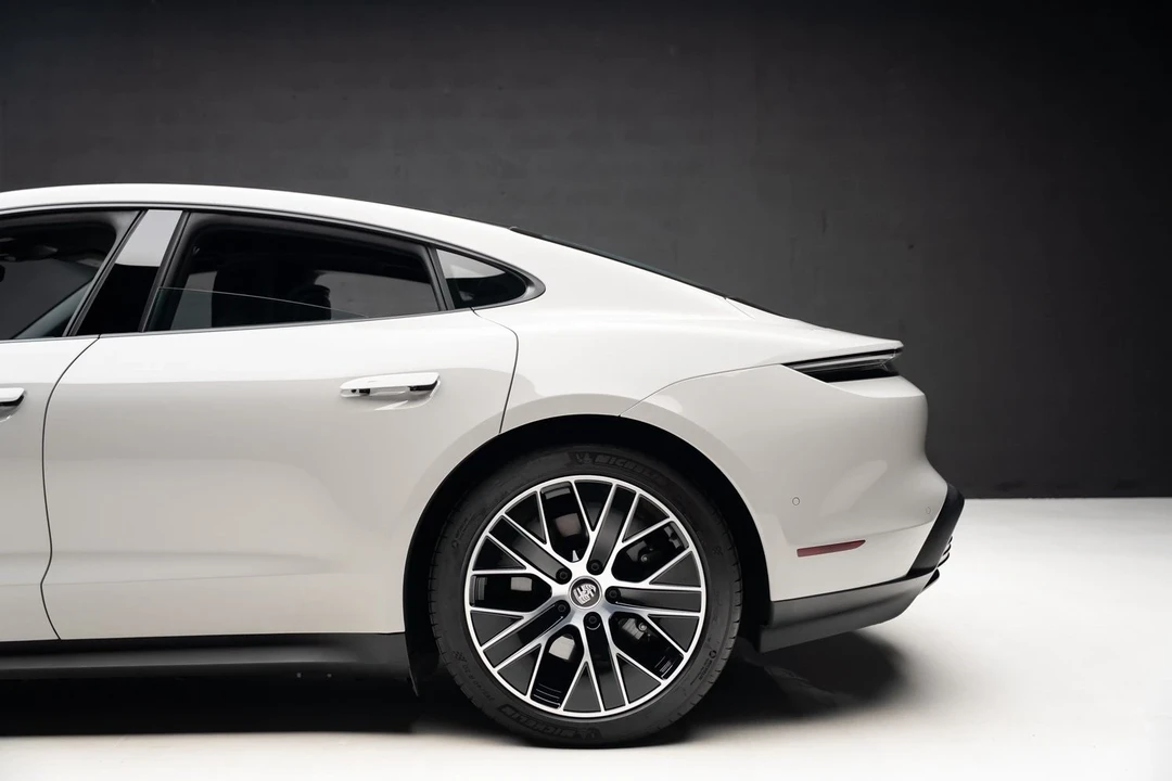 2023 Porsche Taycan - Image 19 of 21