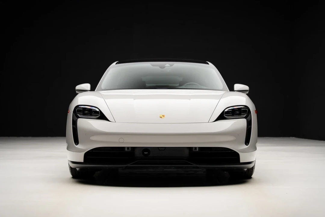 2023 Porsche Taycan - Image 7 of 21