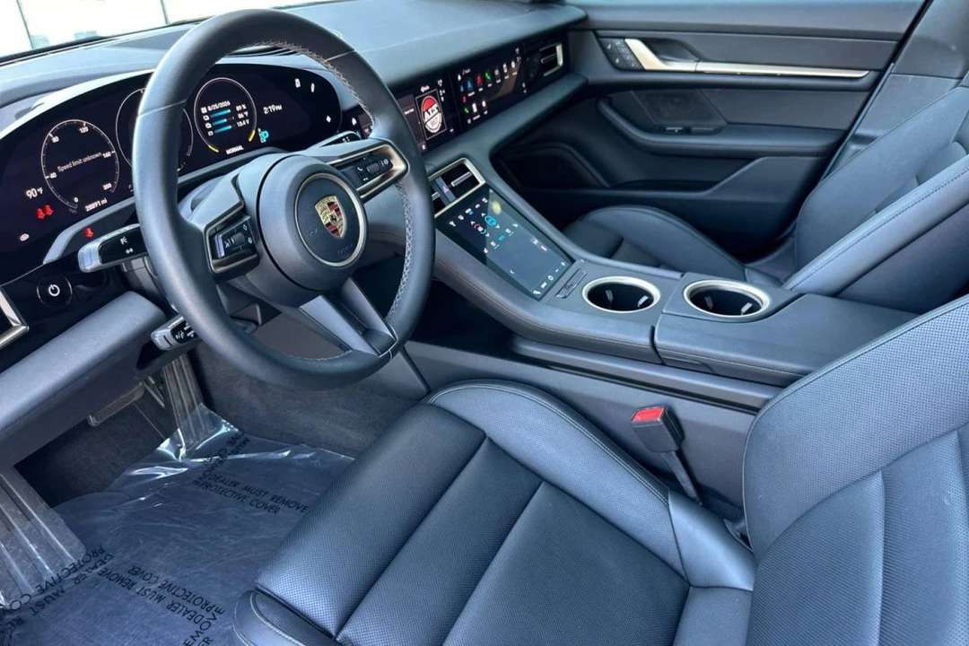 2023 Porsche Taycan - Image 4 of 5