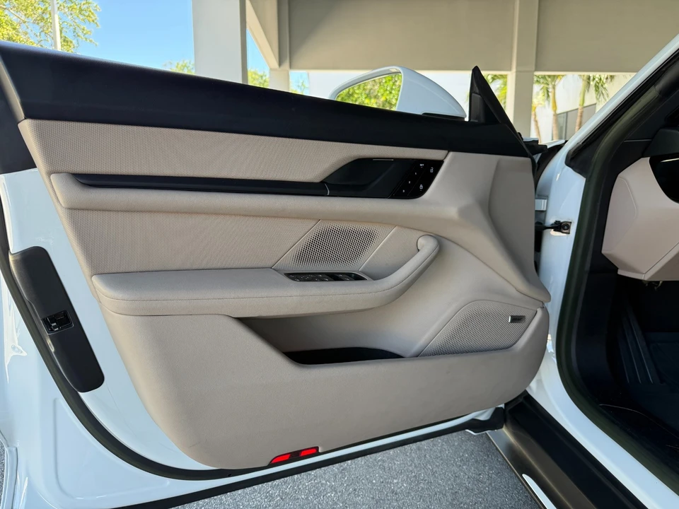 2023 Porsche 718 Cayman - Image 28 of 31
