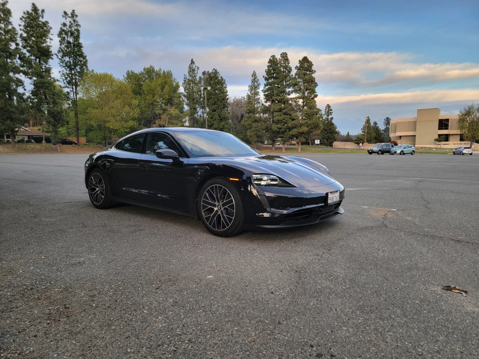 2023 Porsche Taycan - Image 18 of 31