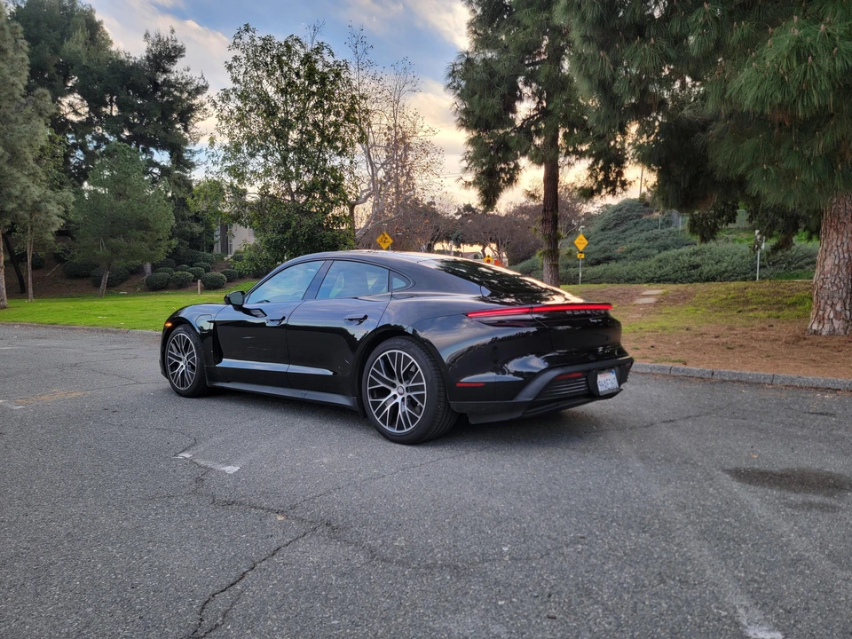 2023 Porsche Taycan - Image 11 of 31