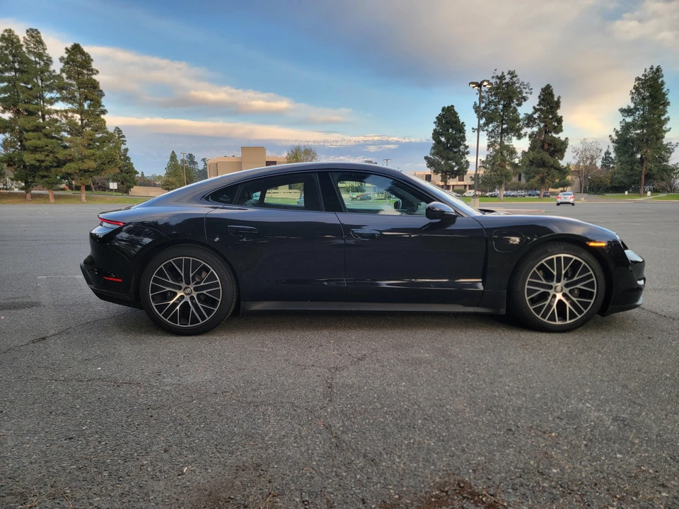 2023 Porsche Taycan - Image 17 of 31