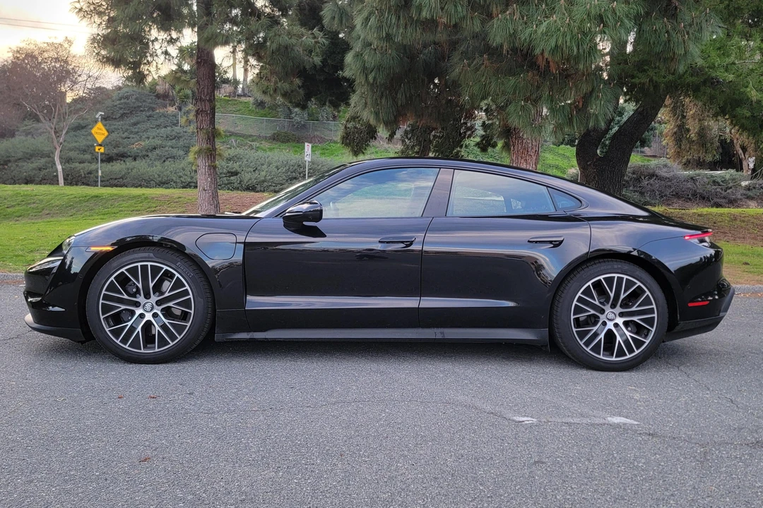 2023 Porsche Taycan - Image 3 of 31