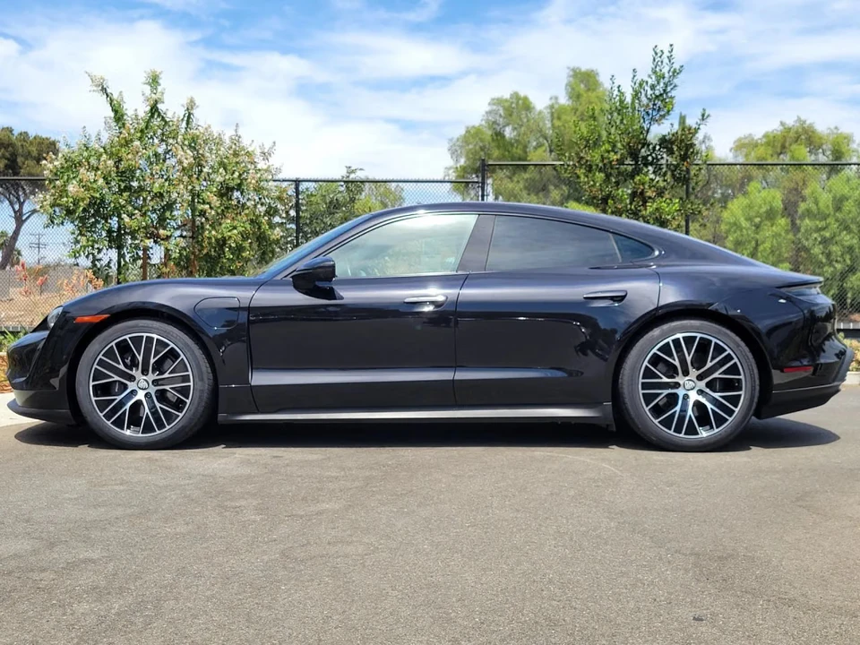 2023 Porsche Taycan - Image 12 of 31