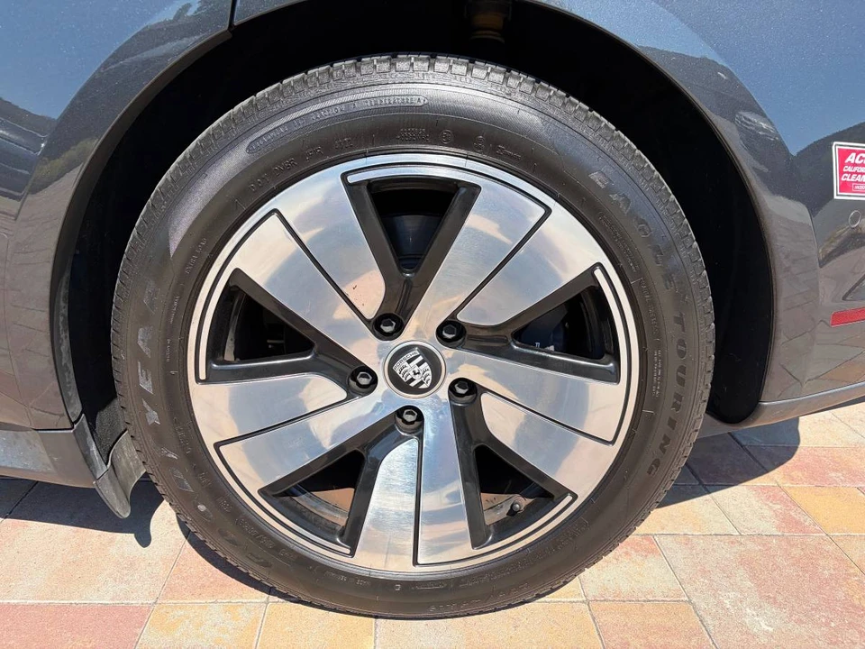 2023 Porsche Taycan - Image 4 of 6