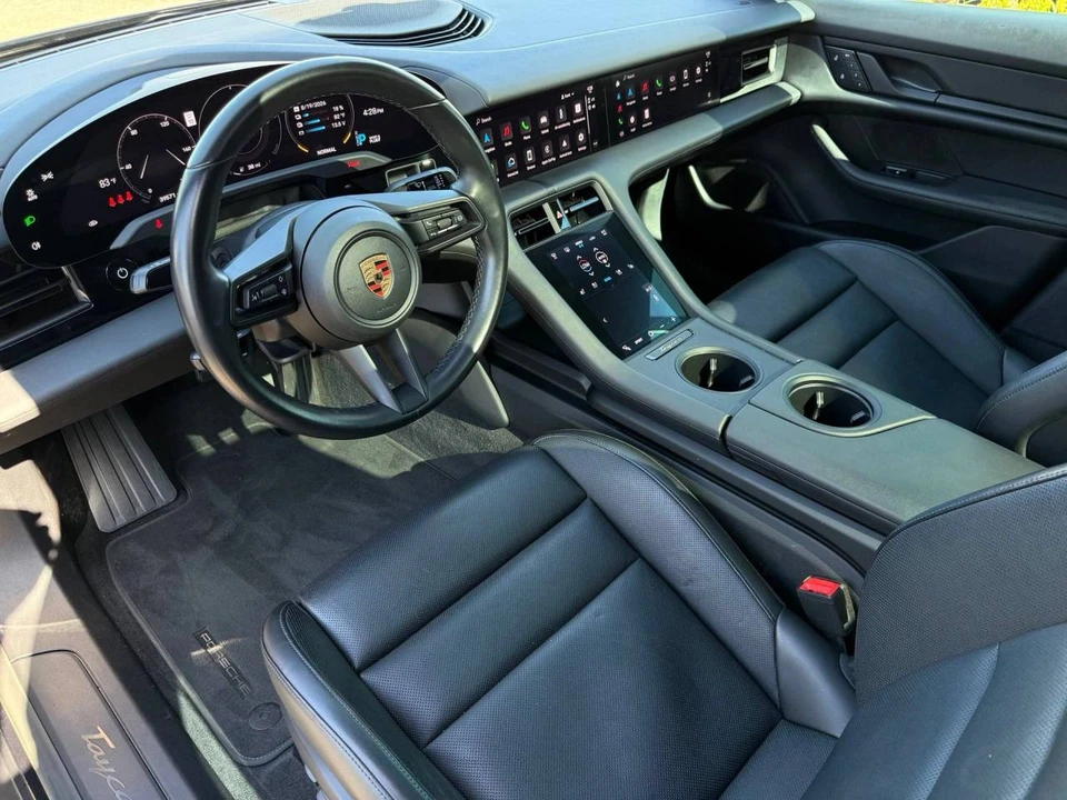 2023 Porsche Taycan - Image 4 of 5