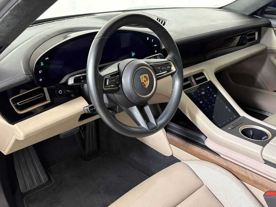 2023 Porsche Taycan - Image 4 of 5