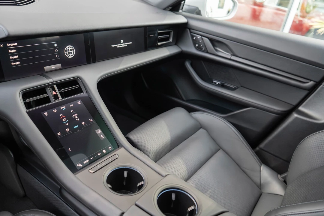 2023 Porsche Cayman - Image 15 of 21