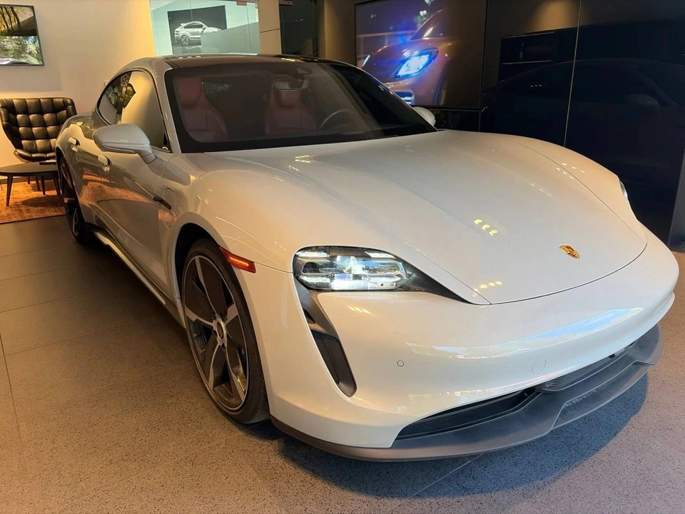 2023 Porsche Taycan - Image 3 of 4