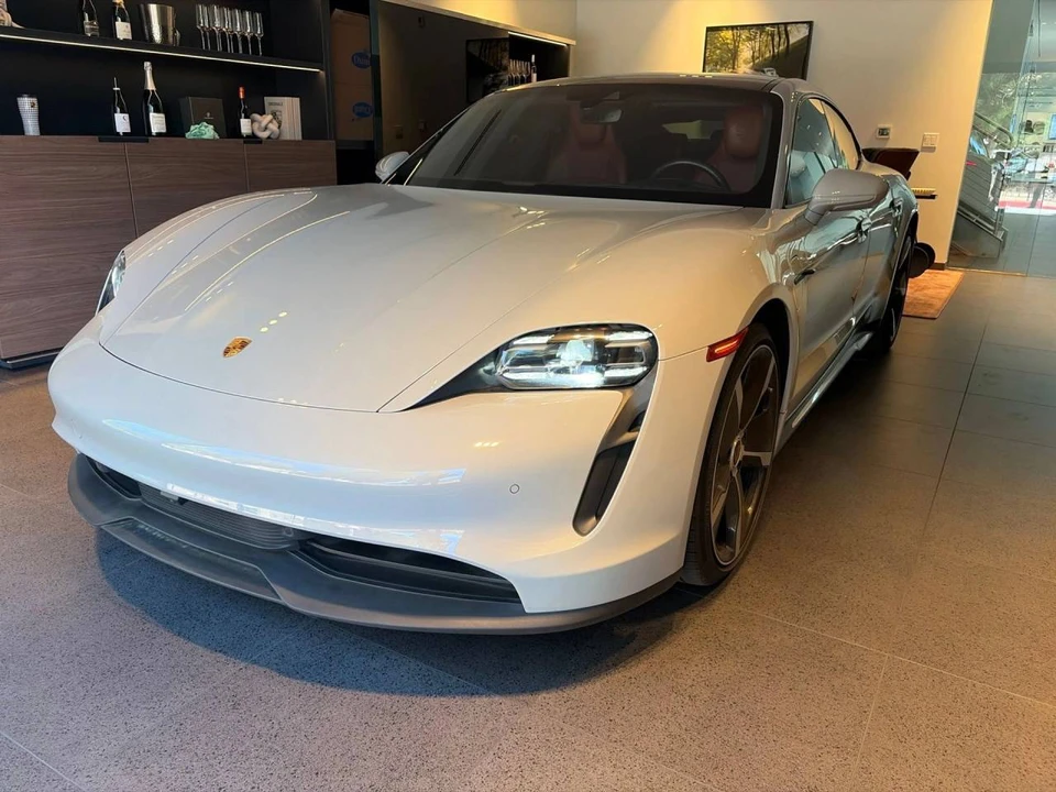 2023 Porsche Taycan - Image 2 of 4