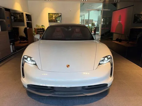 2023 Porsche Taycan