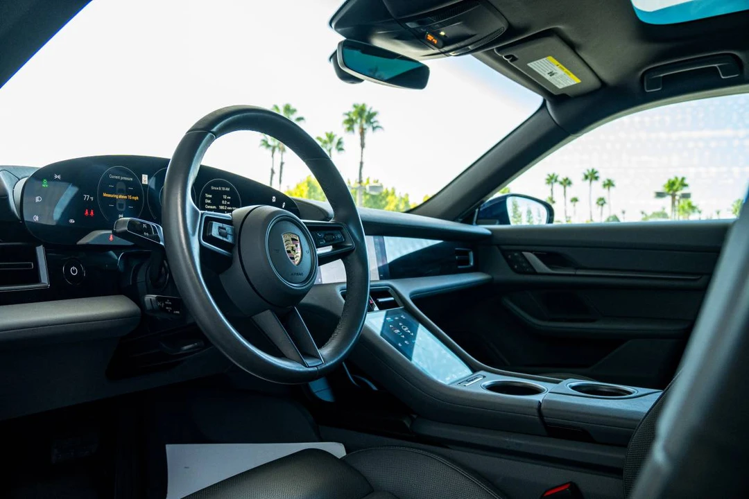 2023 Porsche Taycan - Image 4 of 5