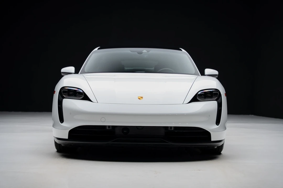 2023 Porsche Taycan - Image 7 of 12