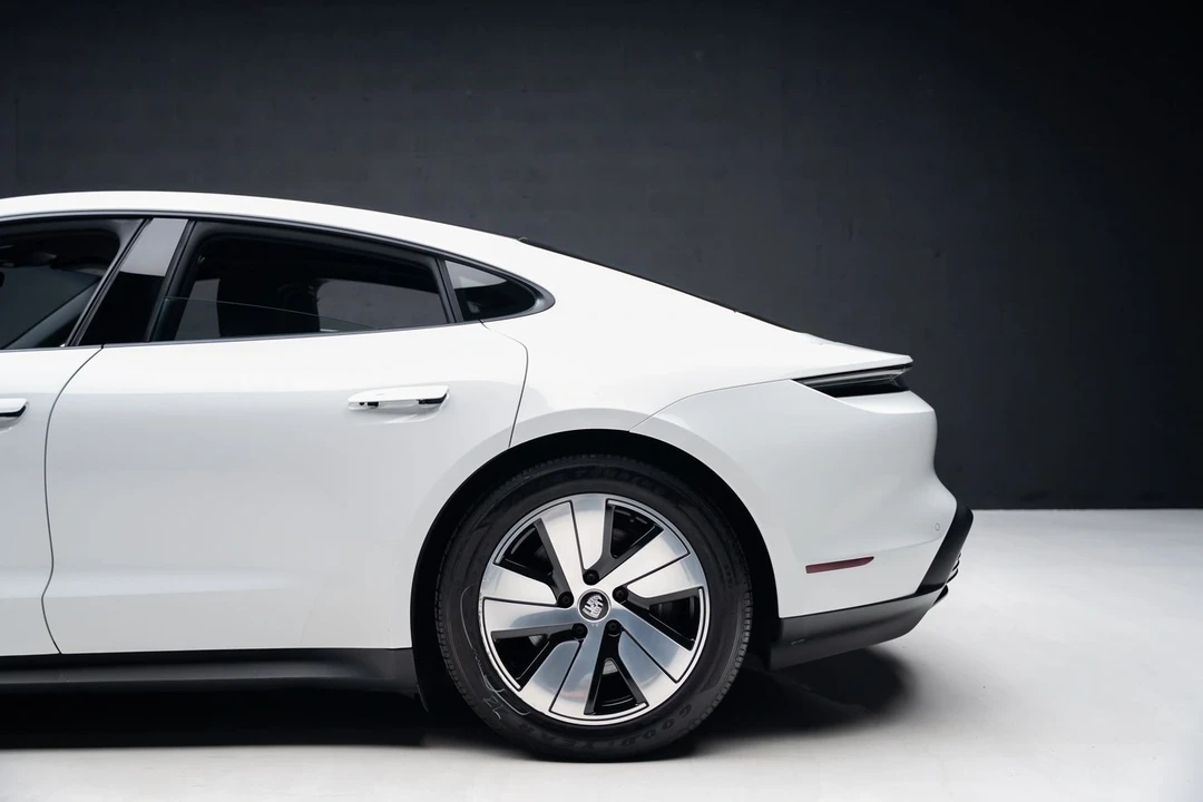 2023 Porsche Taycan - Image 19 of 21